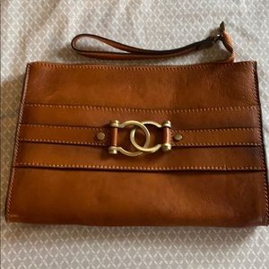 Over Size wristlet